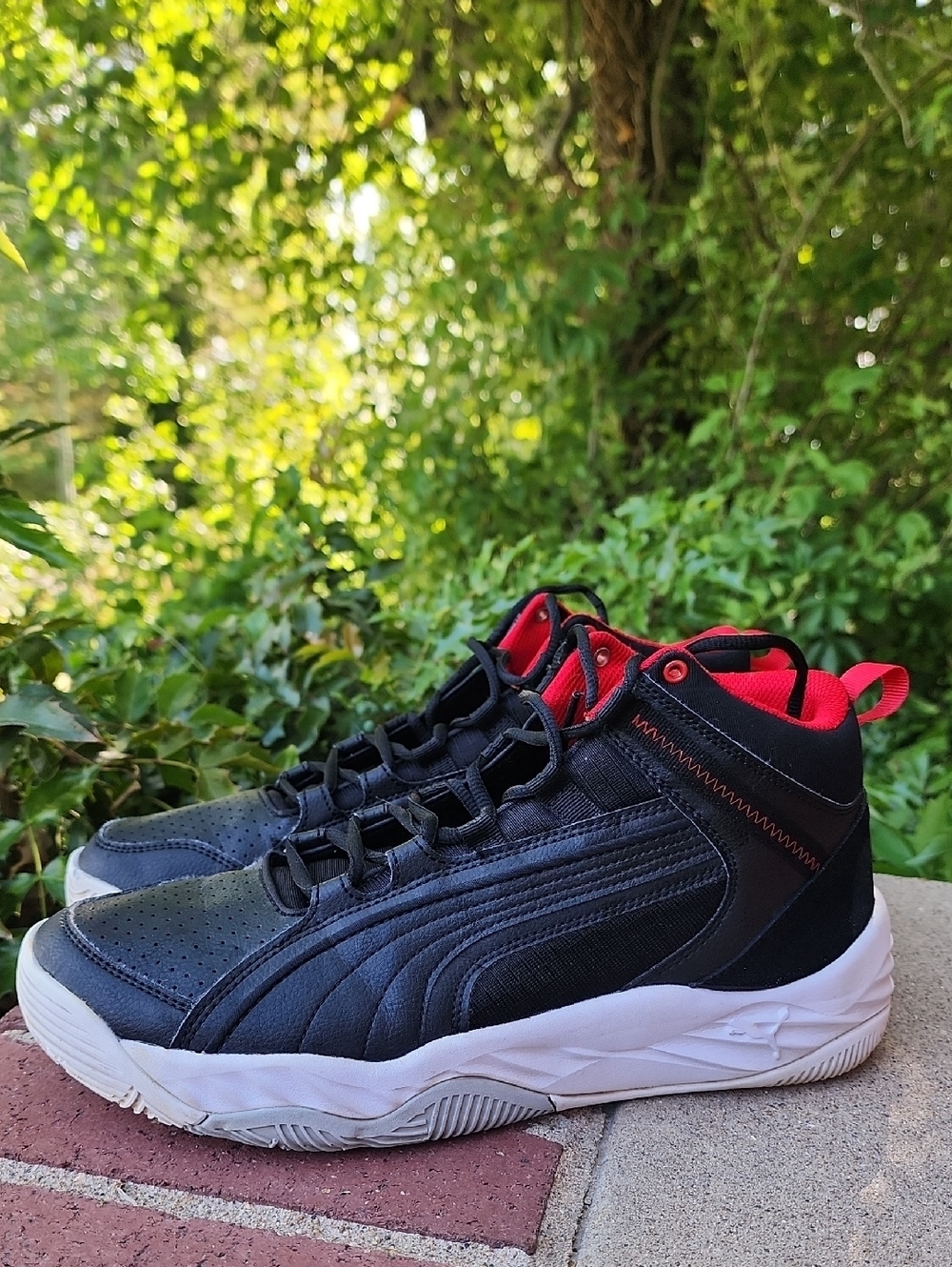 Puma Black and Red Athletic Sneakers with White Sole w/box